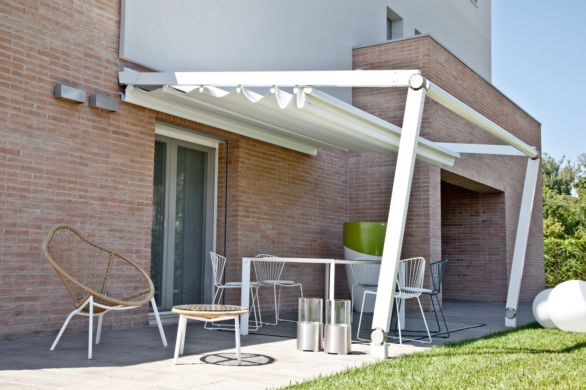 Exterior Perogla System