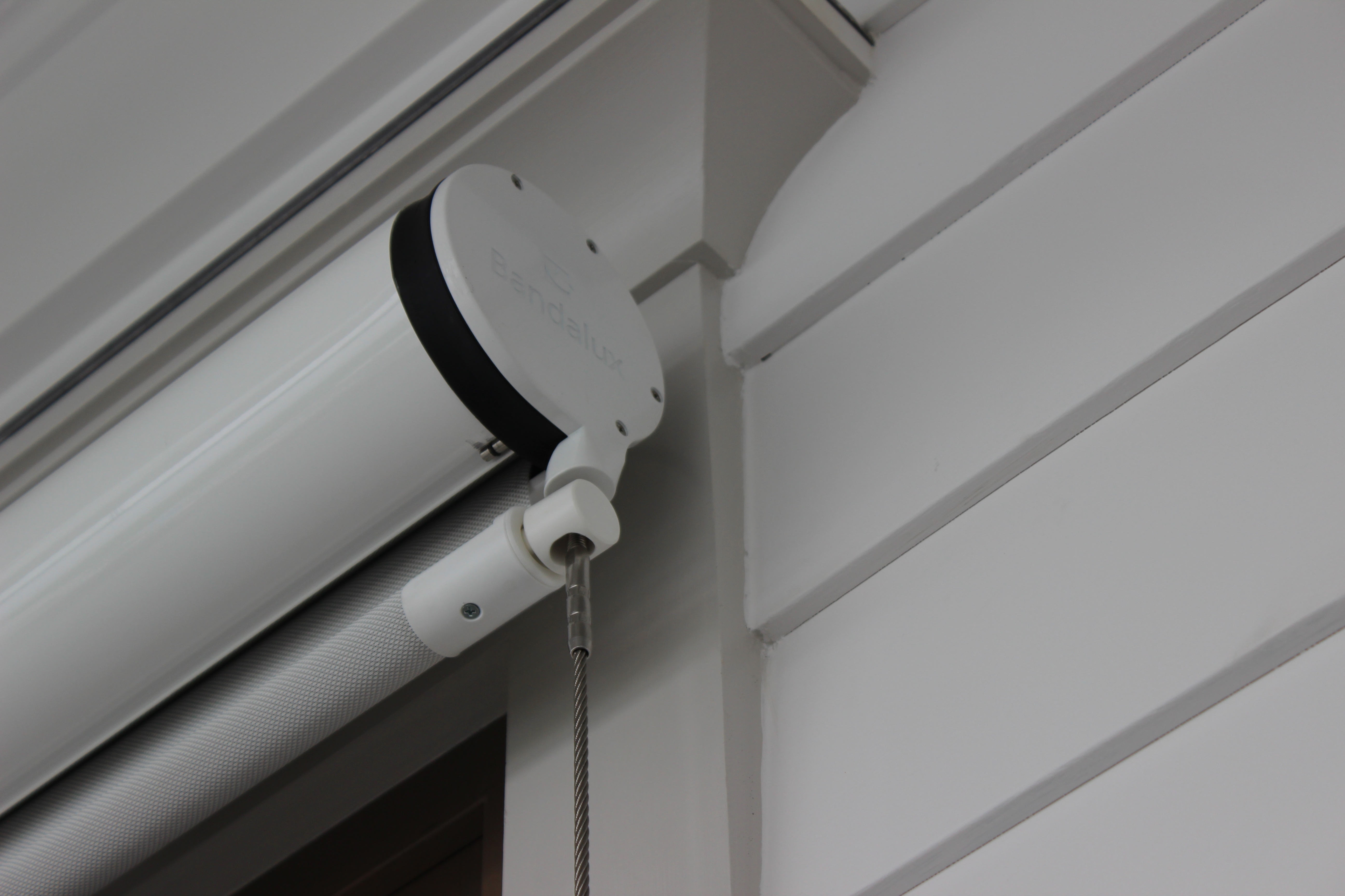 Cable guide exterior shades